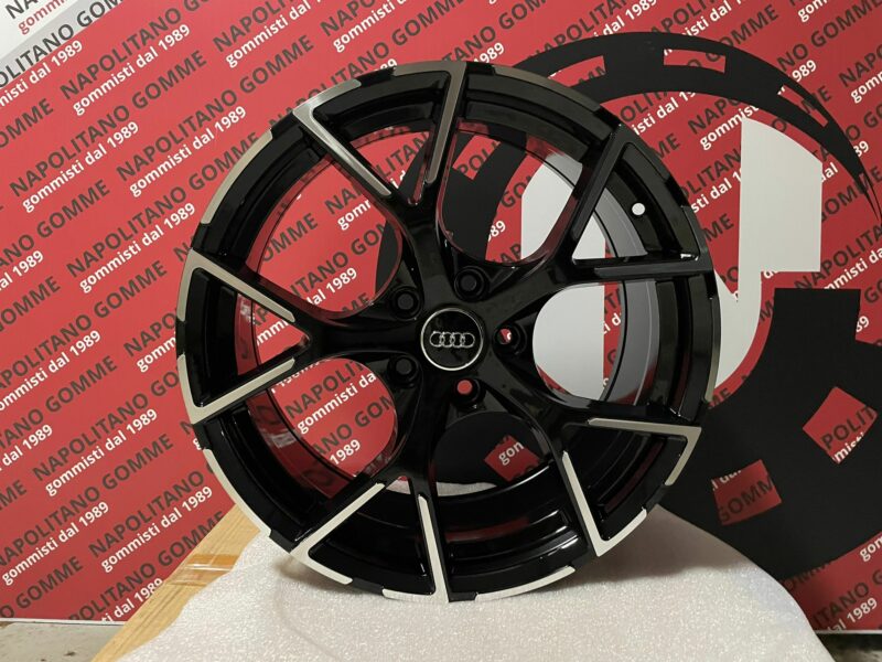 Cerchi in lega RS3 8y Audi A3 Q2 Q3 TT 18 pollici (2)