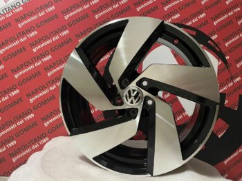 Cerchi in lega Golf 5 6 7 8 18 pollici Richmond (2)