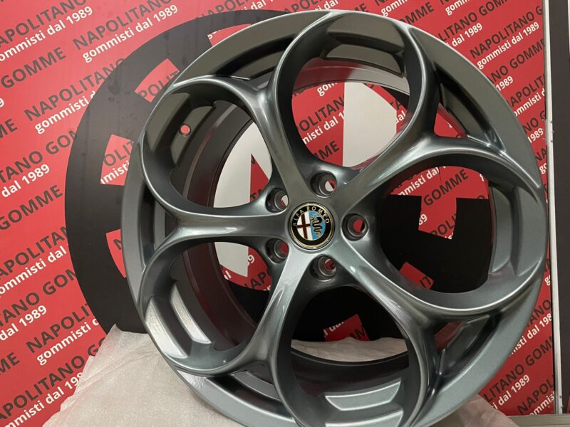 Cerchi Alfa Romeo Giulietta Stelvio Brema 159 18 pollici petalo (2)