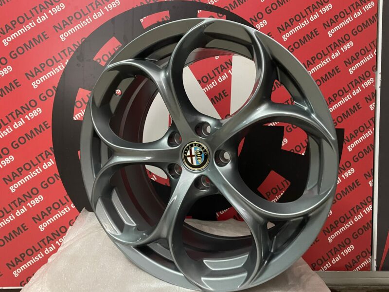Cerchi Alfa Romeo Giulietta Stelvio Brema 159 18 pollici petalo (5)