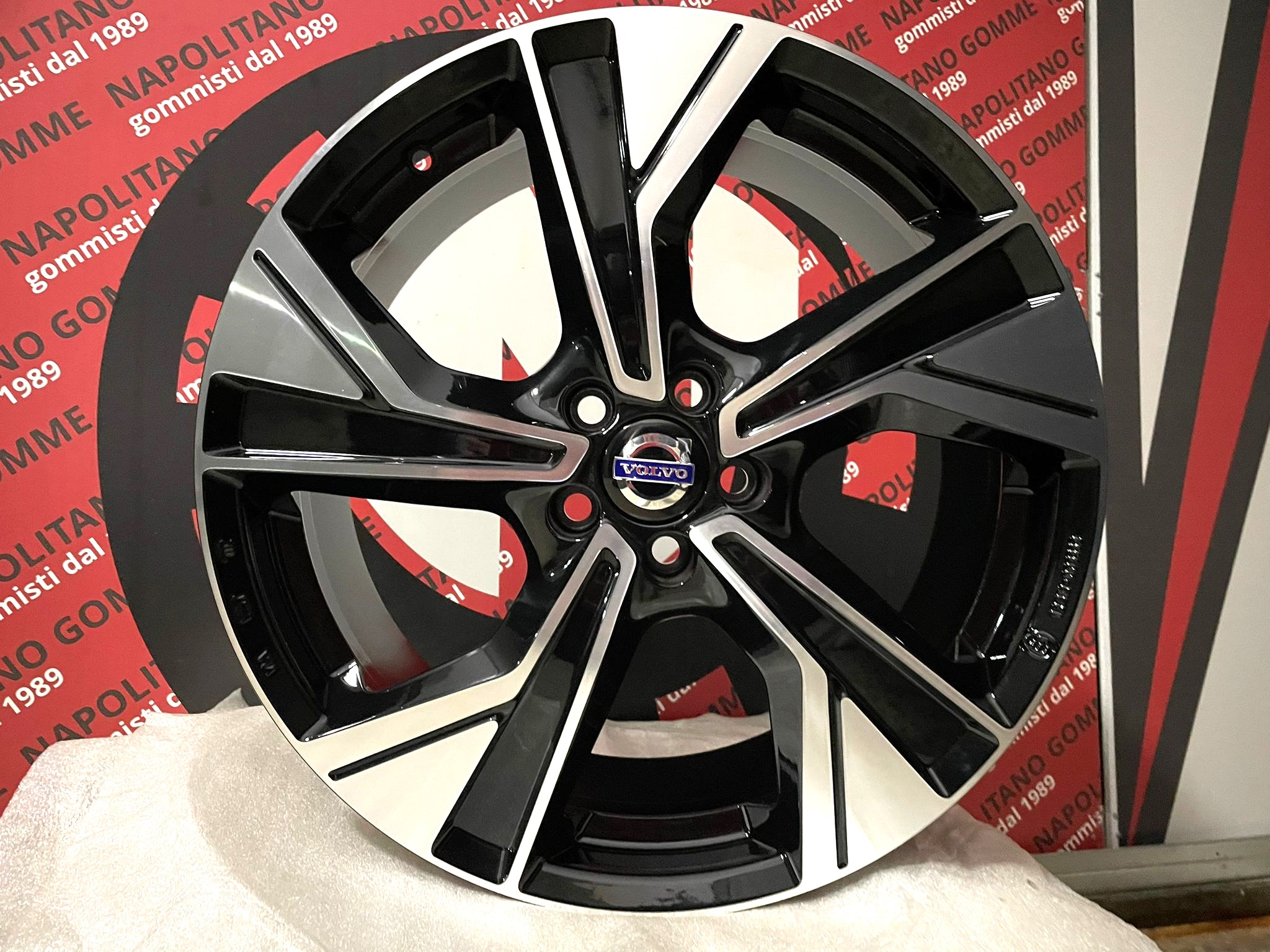 Cerchi Volvo s60 v40 v50 v60 v70 xc40 xc60 xc70 18 pollici mak malmoe (2)