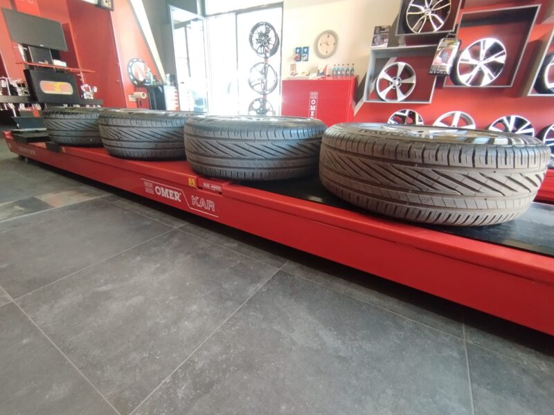 Cerchi e pneumatici Mercedes GLC 19 pollici usati - immagine 8