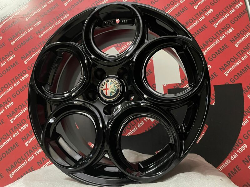 Cerchi Alfa Romeo Giulietta Stelvio Brema 159 18 pollici veloce nero lucido (2)