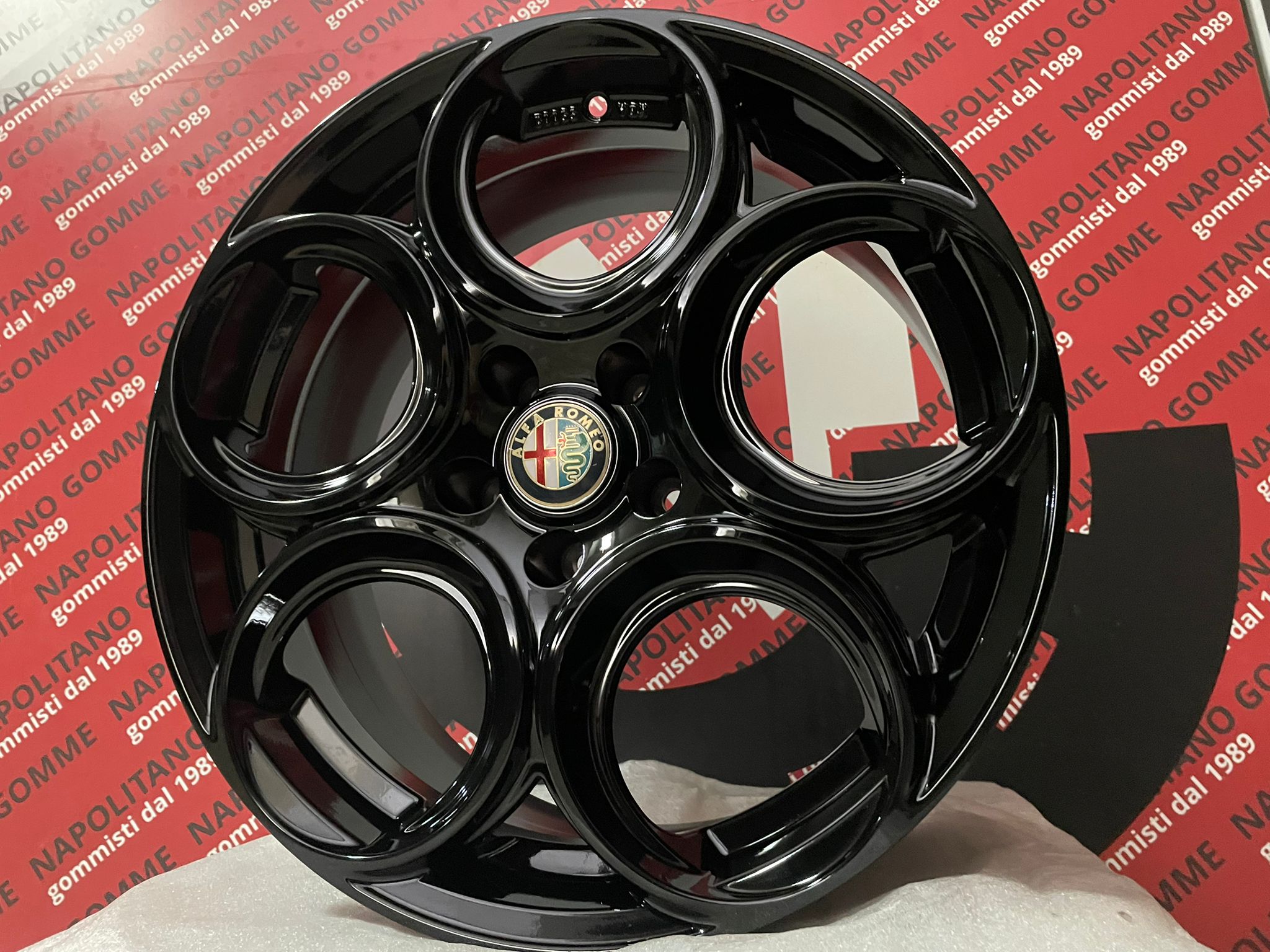 Cerchi Alfa Romeo Giulietta Stelvio Brema 159 18 pollici veloce nero lucido (2)