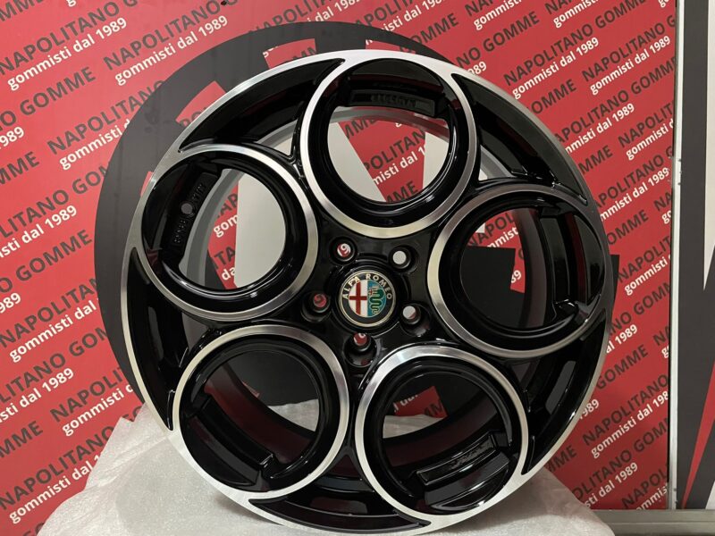 Cerchi Alfa Romeo Giulietta Stelvio Brema 159 18 pollici veloce nero lucido (3)