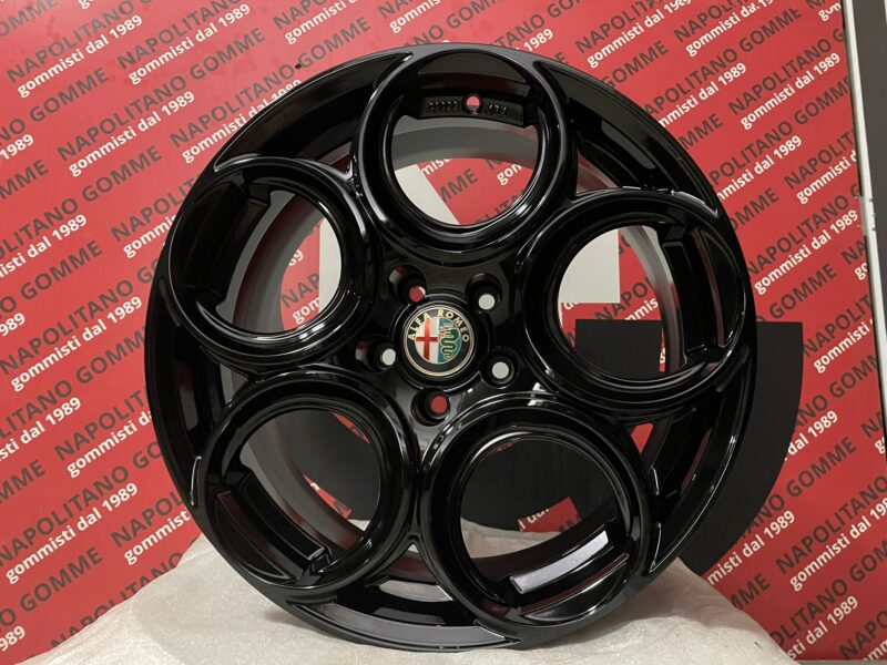 Cerchi Alfa Romeo Giulietta Stelvio Brema 159 18 pollici veloce nero lucido (3)