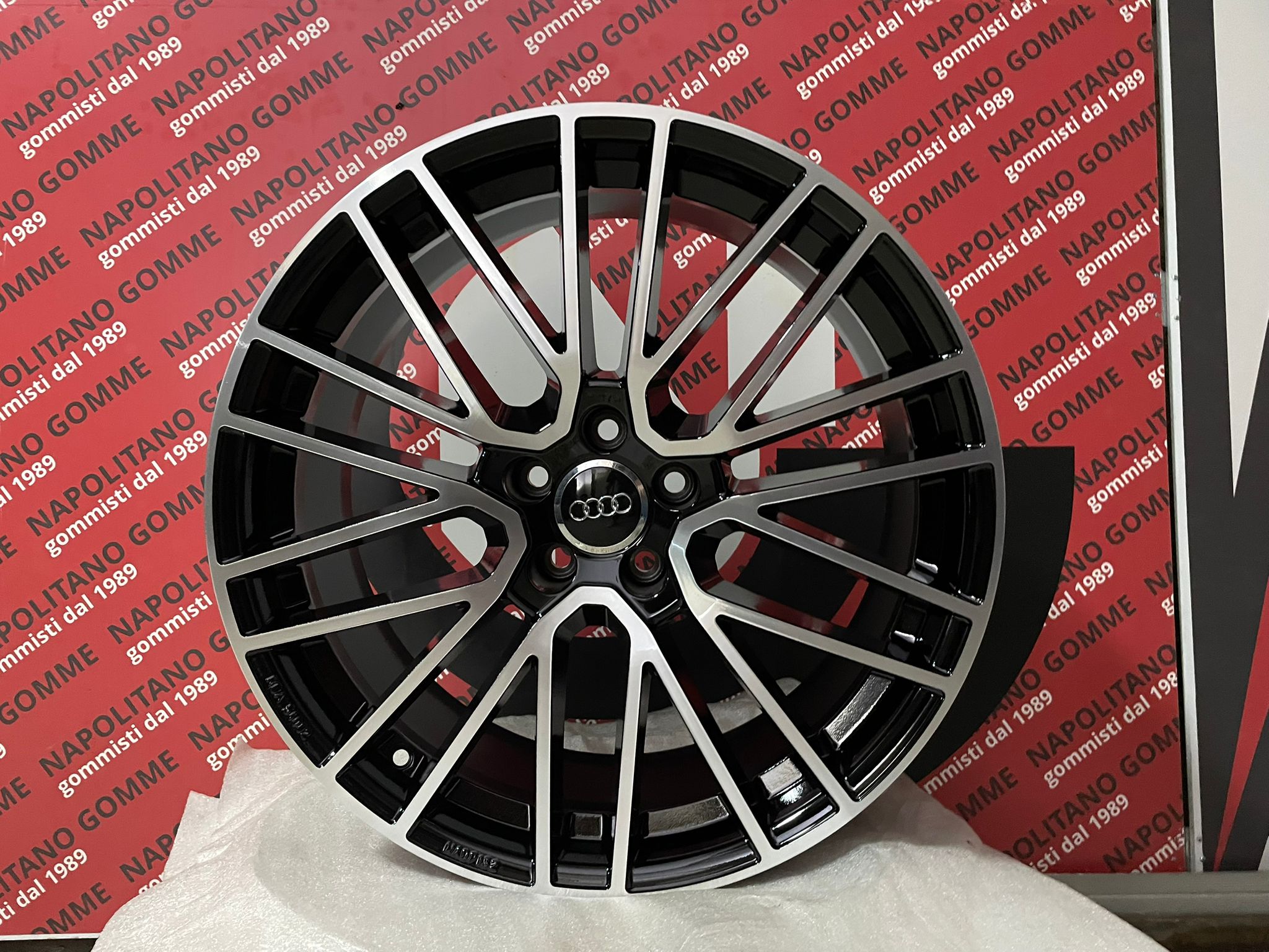 Cerchi Audi A4 A5 A6 Q3 Q5 TT 20 pollici titanium (2)