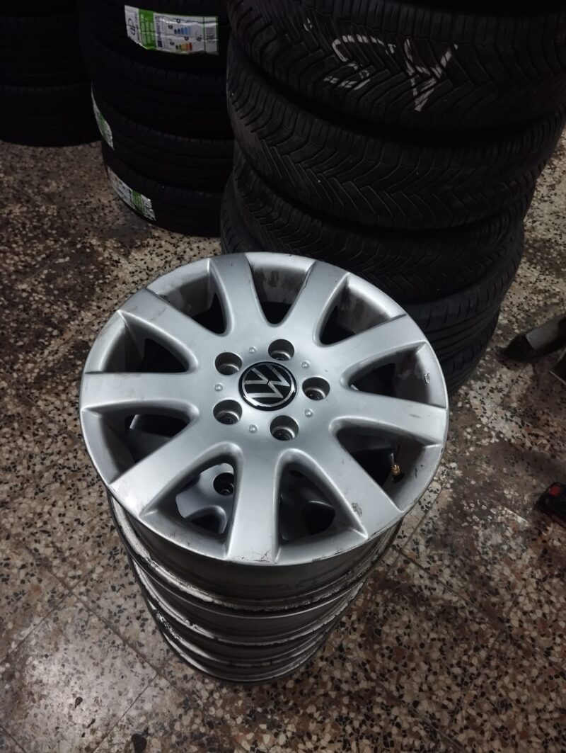 Cerchi Vw Golf 15 pollici originali usati - immagine 2