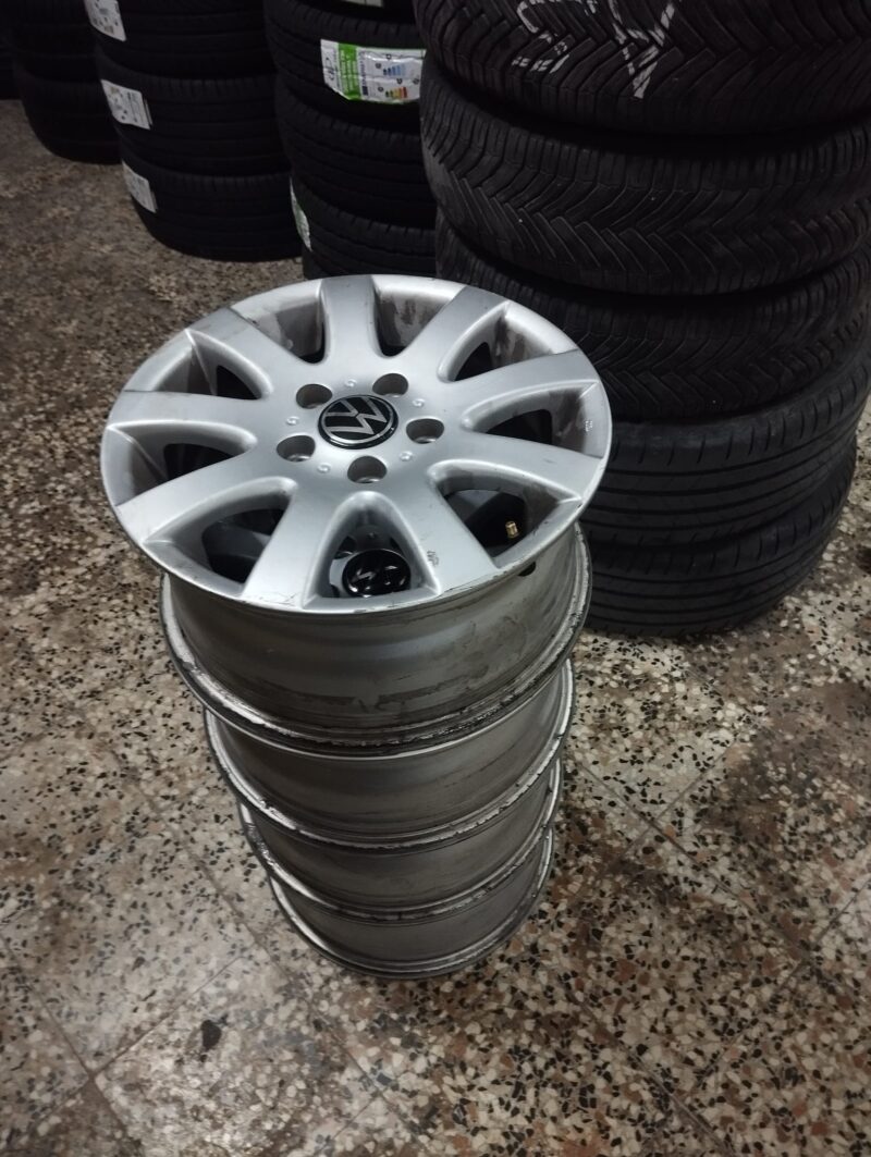 Cerchi Vw Golf 15 pollici originali usati - immagine 3