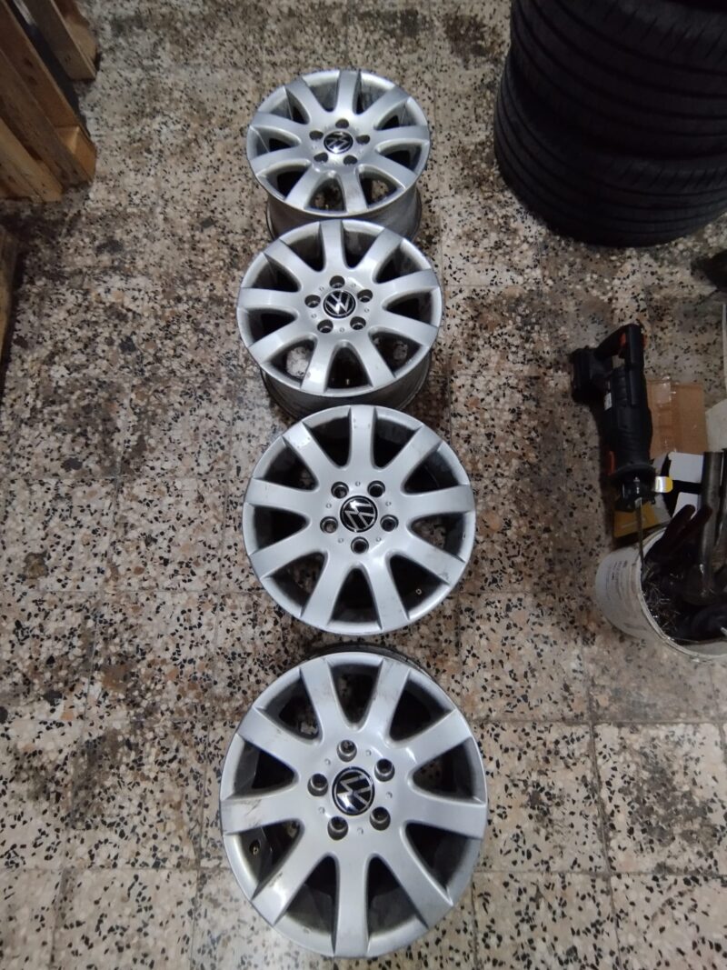 Cerchi Vw Golf 15 pollici originali usati