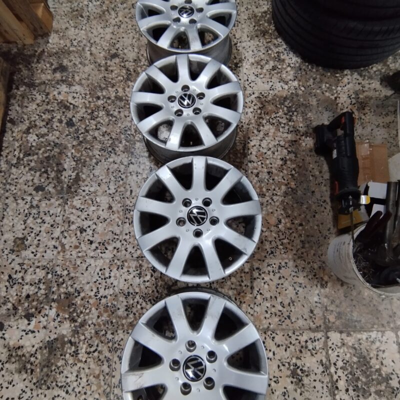 Cerchi Vw Golf 15 pollici originali usati