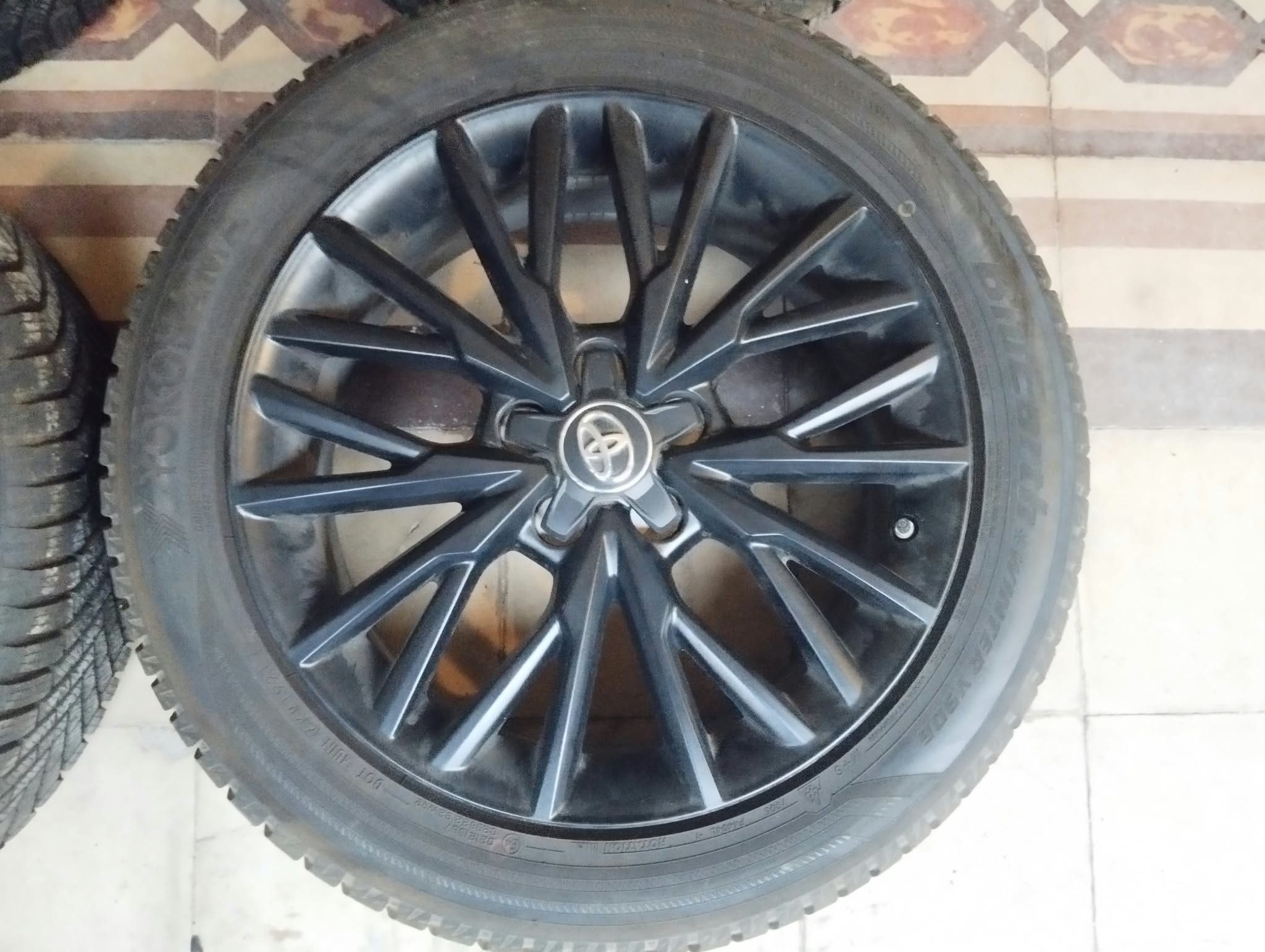 Cerchi e pneumatici invernali Toyota Chr 18 pollici usati - immagine 8