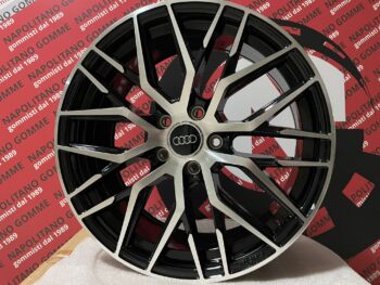Cerchi in lega compatibili per audi a4 da 18 pollici modello rs4 nero diamantato