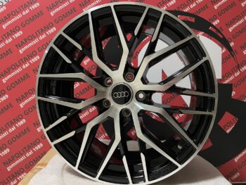 Cerchi in lega compatibili per audi a4 da 18 pollici modello rs4 nero diamantato