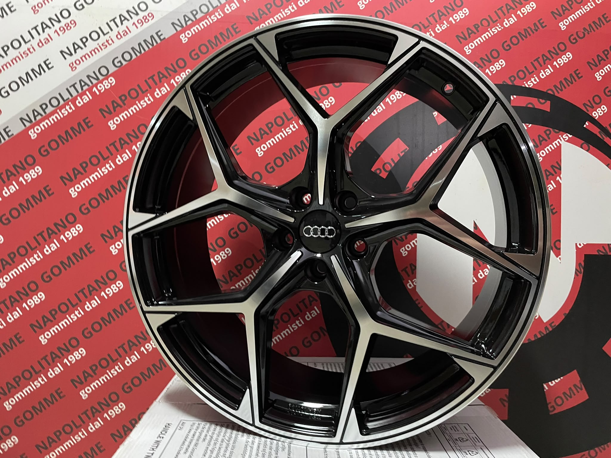 Cerchi in lega compatibili per audi a4 modello rs6 nero diamantato 18 pollici