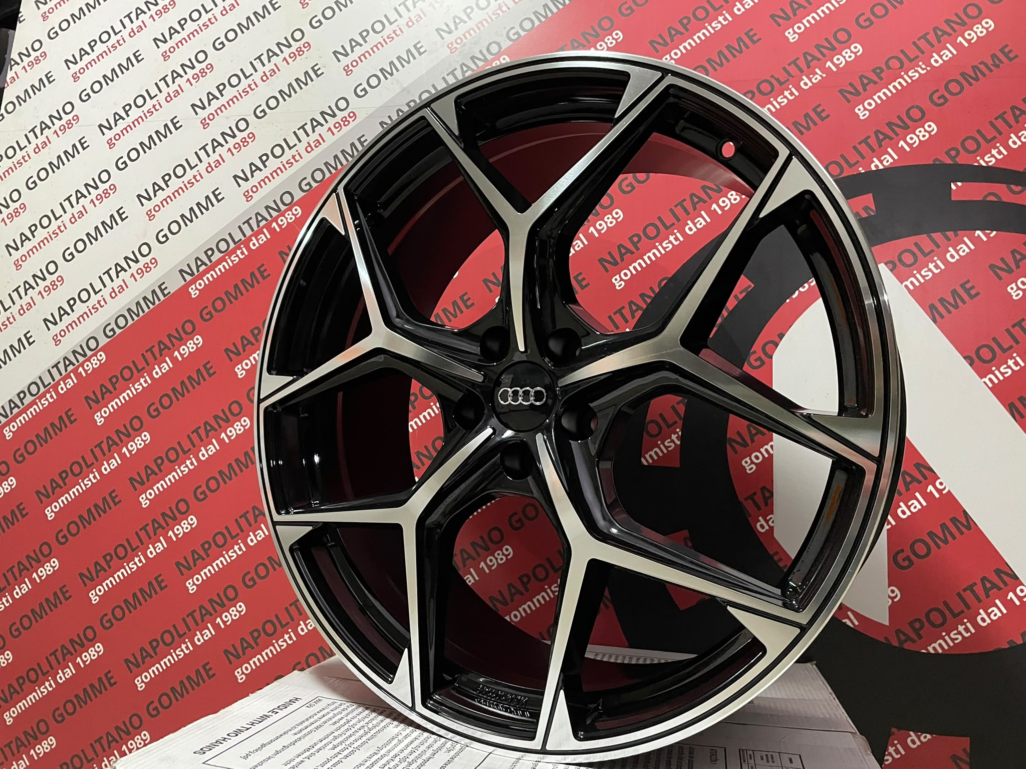 Cerchi in lega compatibili per audi a4 modello rs6 nero diamantato 18 pollici