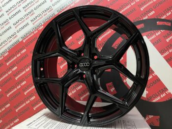 Cerchi in lega compatibili per audi a4 da 18 pollici modello rs6 nero lucido