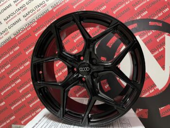 Cerchi in lega compatibili per audi a4 da 18 pollici modello rs6 nero lucido